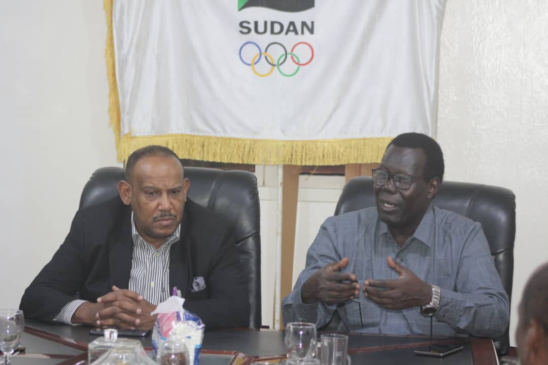 رئيس اللجنة الأولمبية لجنوب السودان يزور اللجنة الأولمبية السودانية