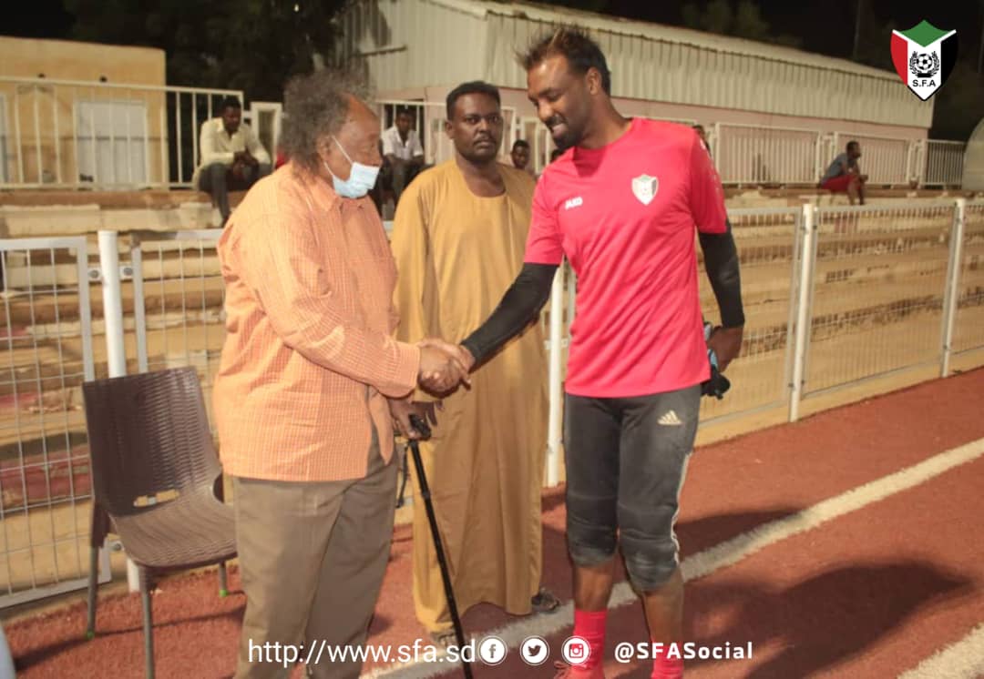 المنتخب الوطني يؤدي آخر تدريباته قبل مواجهة الأولمبي بتشريف شداد
