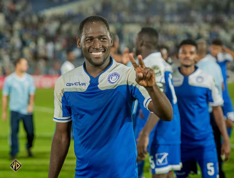 الهلال يجدد تعاقده مع لاعبه موسى الضي