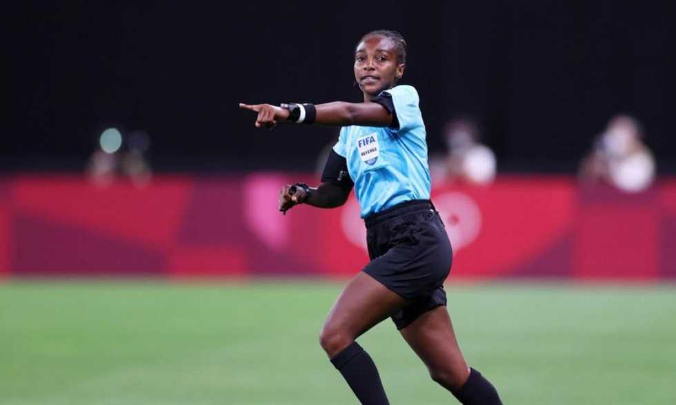 الرواندية ساليما أول امرأة تدير مباراة في تاريخ كأس إفريقيا